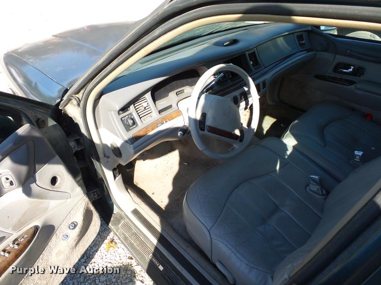 image for item BG9649 1996 Lincoln Town Car Executive