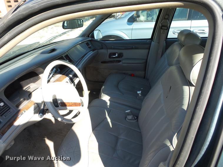 image for item BG9649 1996 Lincoln Town Car Executive