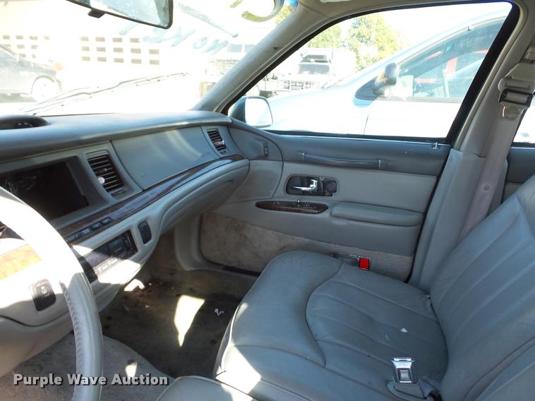 image for item BG9649 1996 Lincoln Town Car Executive