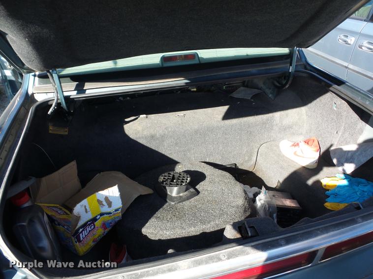 image for item BG9649 1996 Lincoln Town Car Executive