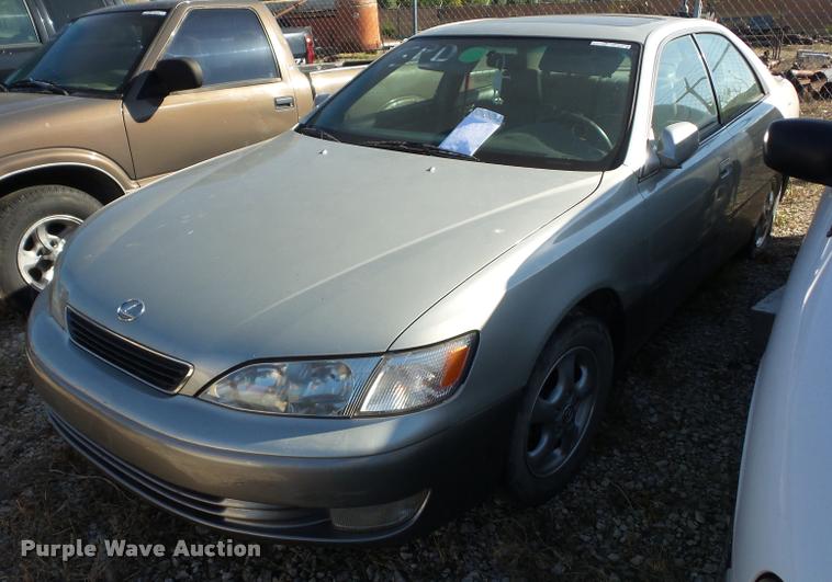 image for item BG9654 1997 Lexus ES300