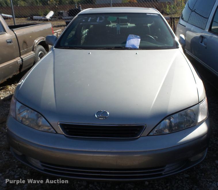 image for item BG9654 1997 Lexus ES300