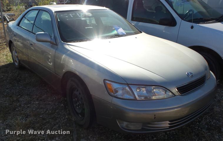 image for item BG9654 1997 Lexus ES300