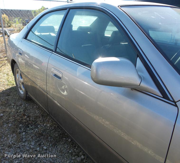 image for item BG9654 1997 Lexus ES300