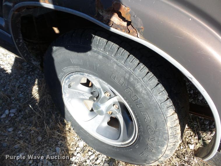 image for item BG9655 1998 Chevrolet S10 pickup truck