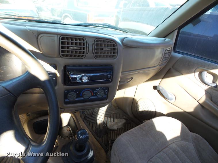 image for item BG9655 1998 Chevrolet S10 pickup truck