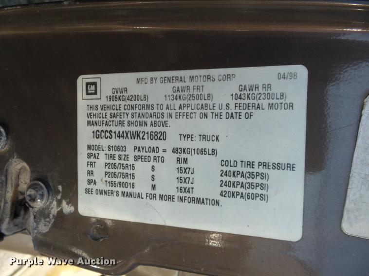 image for item BG9655 1998 Chevrolet S10 pickup truck