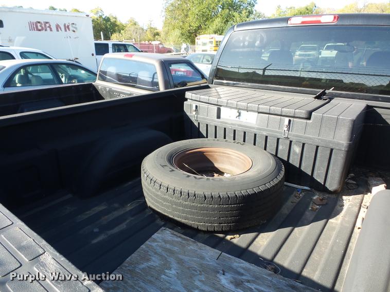 image for item BG9656 2004 Chevrolet Silverado 1500 Z71 Ext. Cab pickup truck