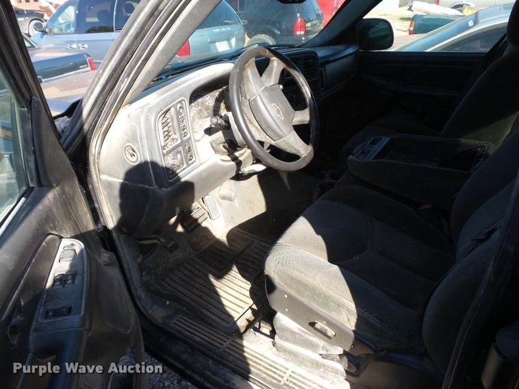 image for item BG9656 2004 Chevrolet Silverado 1500 Z71 Ext. Cab pickup truck