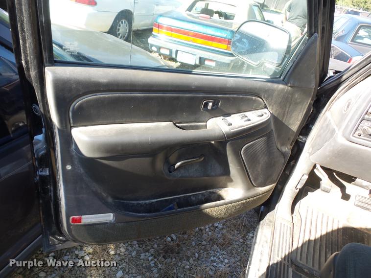 image for item BG9656 2004 Chevrolet Silverado 1500 Z71 Ext. Cab pickup truck