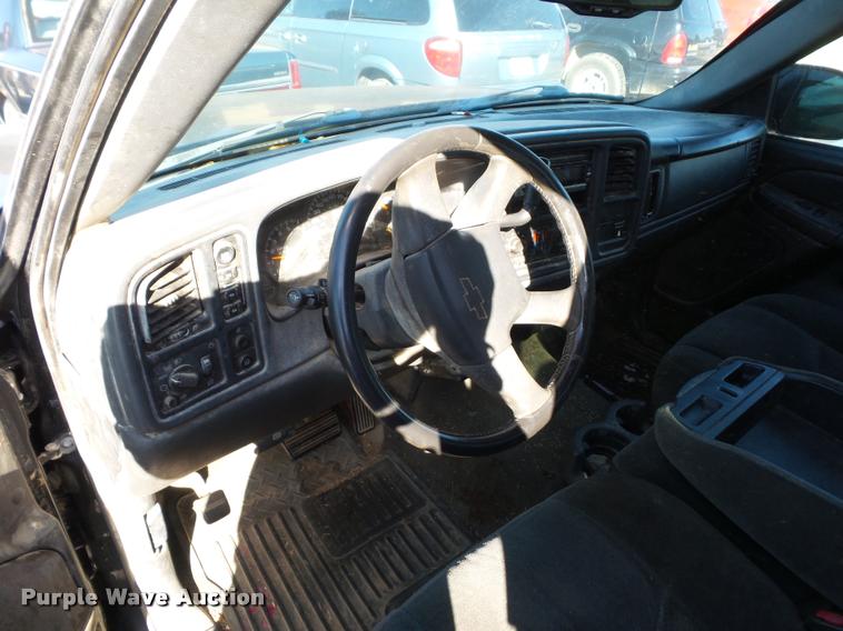 image for item BG9656 2004 Chevrolet Silverado 1500 Z71 Ext. Cab pickup truck