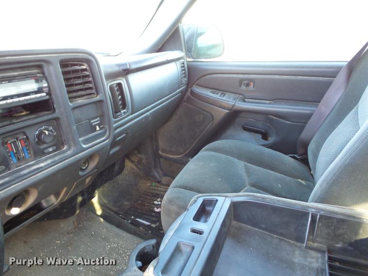 image for item BG9656 2004 Chevrolet Silverado 1500 Z71 Ext. Cab pickup truck