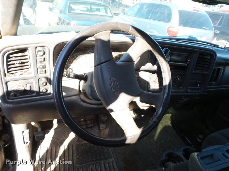 image for item BG9656 2004 Chevrolet Silverado 1500 Z71 Ext. Cab pickup truck