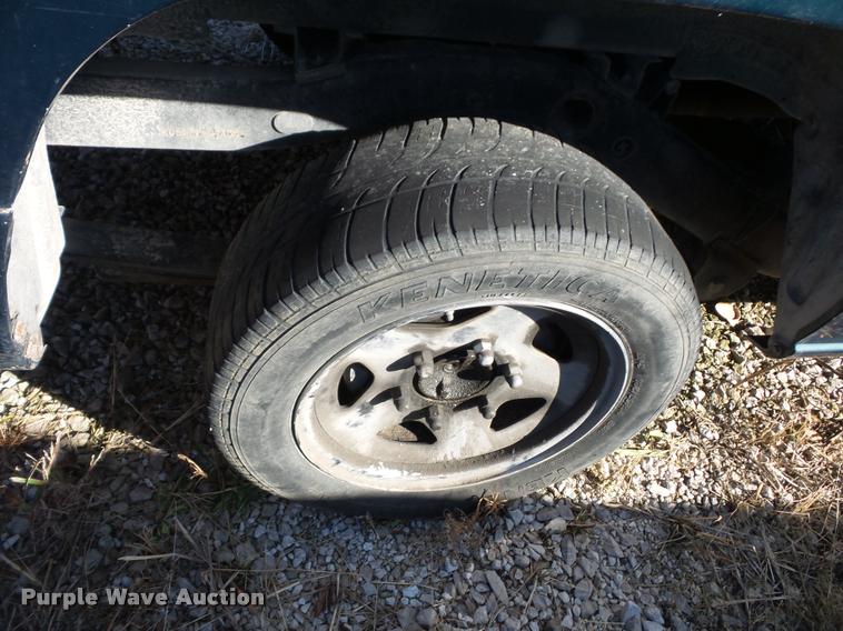 image for item BG9659 1993 Mitsubishi Mighty Max Sport pickup truck