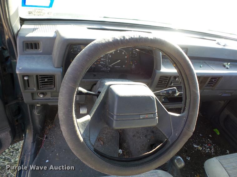 image for item BG9659 1993 Mitsubishi Mighty Max Sport pickup truck