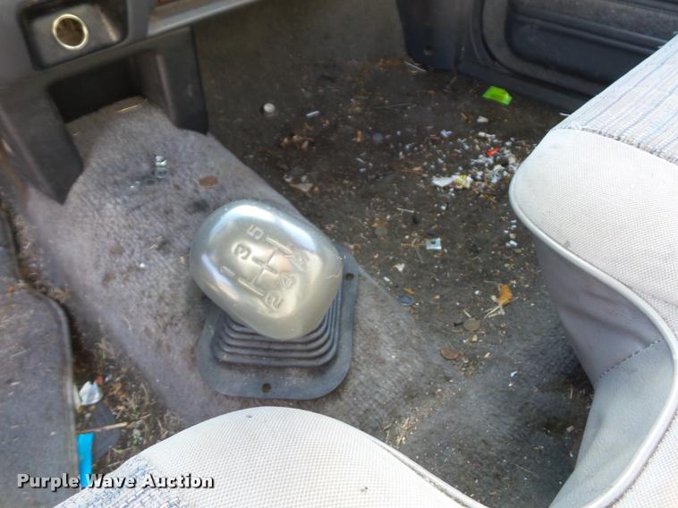 image for item BG9659 1993 Mitsubishi Mighty Max Sport pickup truck