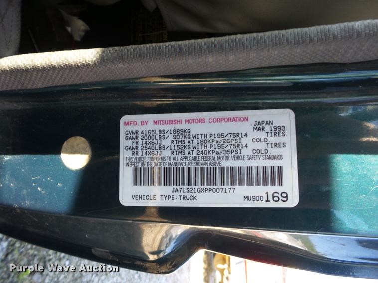 image for item BG9659 1993 Mitsubishi Mighty Max Sport pickup truck