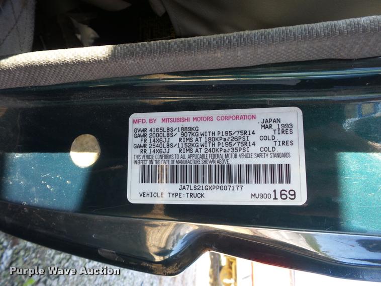 image for item BG9659 1993 Mitsubishi Mighty Max Sport pickup truck