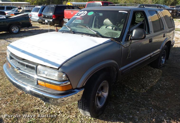 image for item BG9660 1998 Chevrolet Blazer SUV