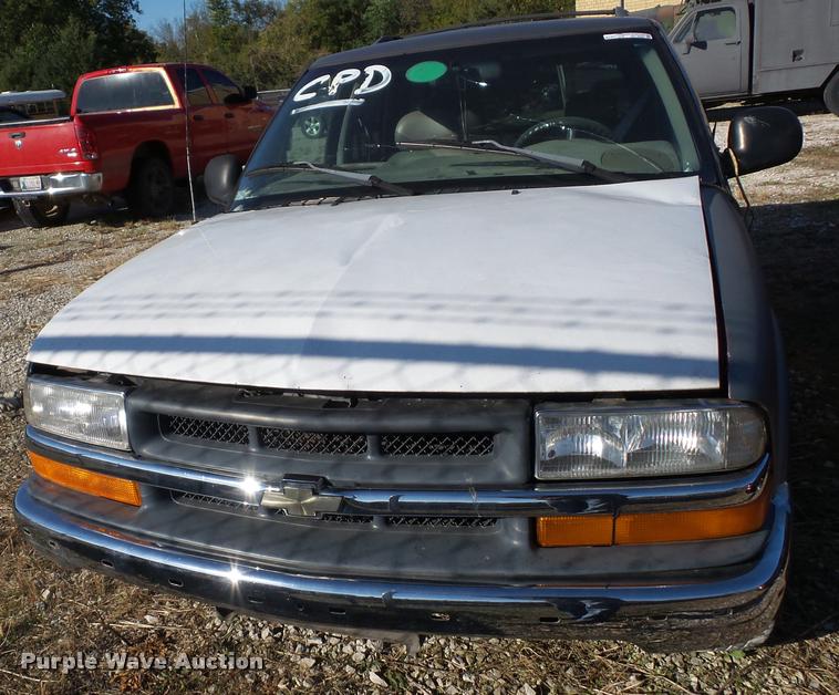 image for item BG9660 1998 Chevrolet Blazer SUV