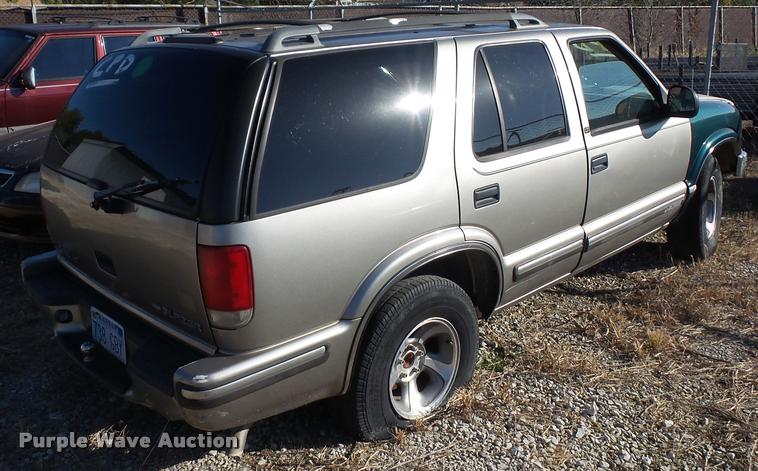 image for item BG9660 1998 Chevrolet Blazer SUV