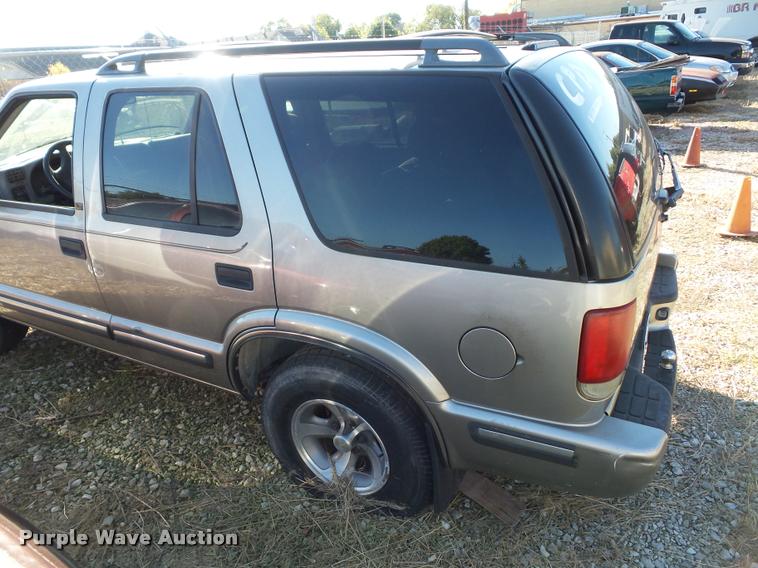 image for item BG9660 1998 Chevrolet Blazer SUV