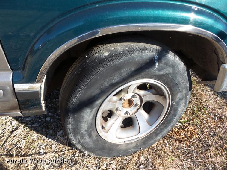 image for item BG9660 1998 Chevrolet Blazer SUV