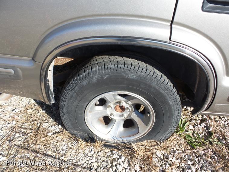 image for item BG9660 1998 Chevrolet Blazer SUV