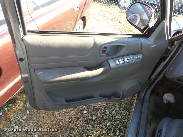 image for item BG9660 1998 Chevrolet Blazer SUV