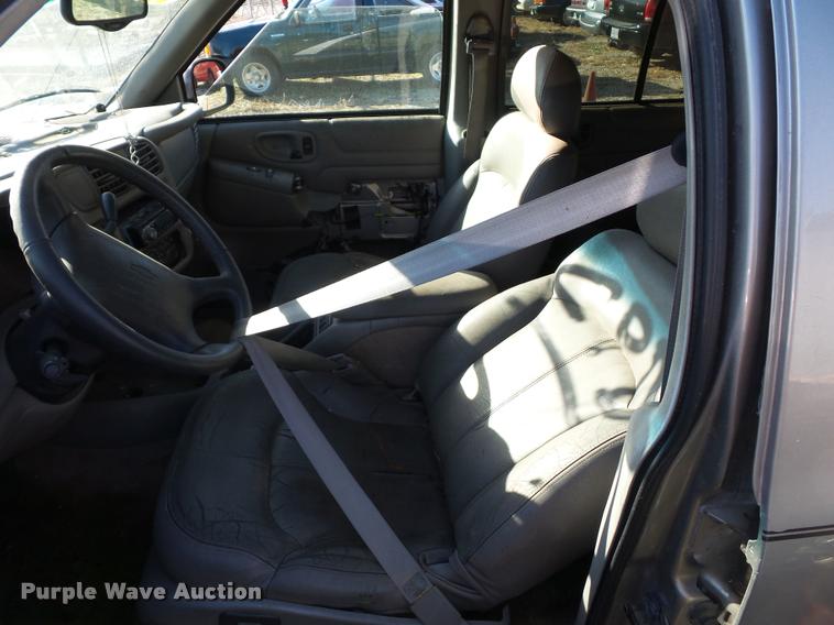 image for item BG9660 1998 Chevrolet Blazer SUV