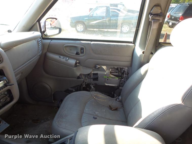 image for item BG9660 1998 Chevrolet Blazer SUV