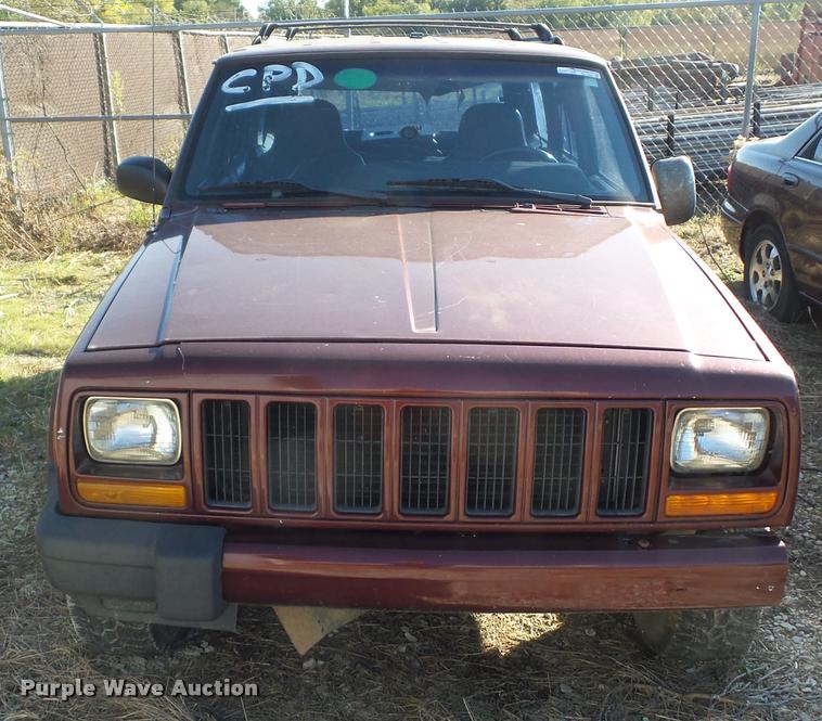 image for item BG9662 2001 Jeep Cherokee SUV