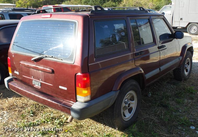 image for item BG9662 2001 Jeep Cherokee SUV