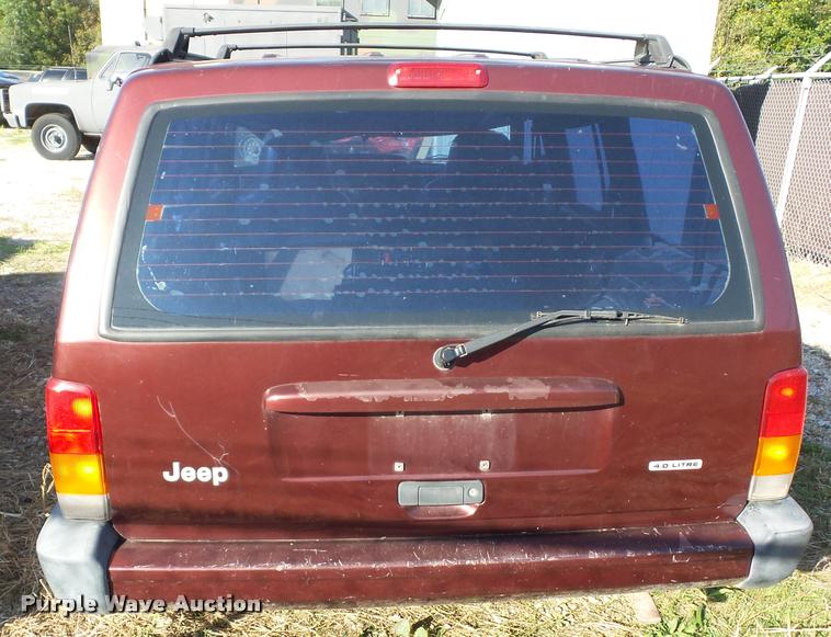 image for item BG9662 2001 Jeep Cherokee SUV