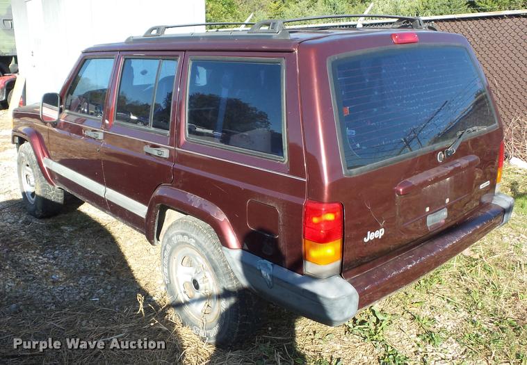 image for item BG9662 2001 Jeep Cherokee SUV