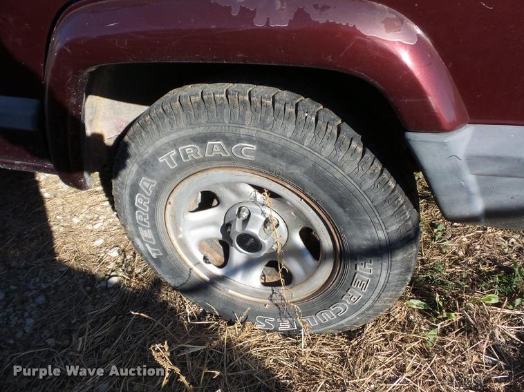 image for item BG9662 2001 Jeep Cherokee SUV