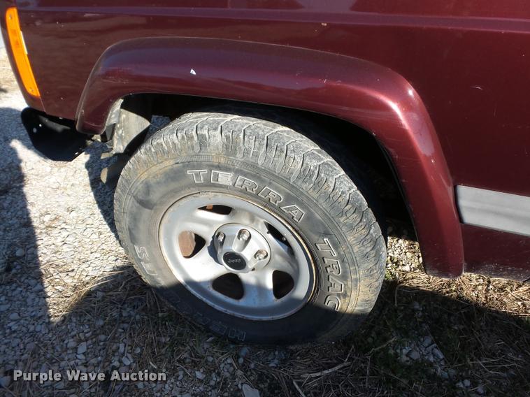 image for item BG9662 2001 Jeep Cherokee SUV