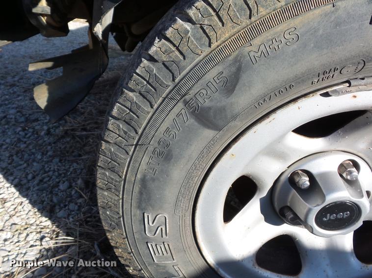 image for item BG9662 2001 Jeep Cherokee SUV