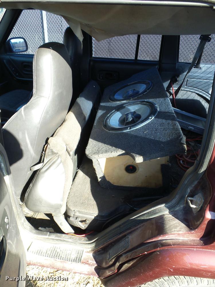 image for item BG9662 2001 Jeep Cherokee SUV