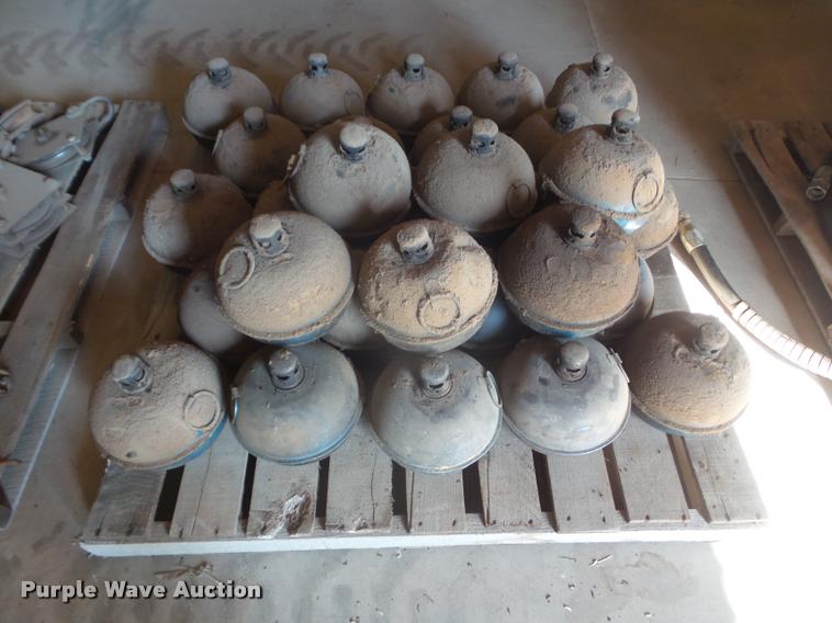 image for item BK9358 (30) kerosene pots