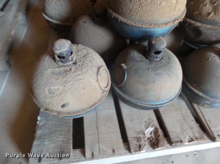 image for item BK9358 (30) kerosene pots