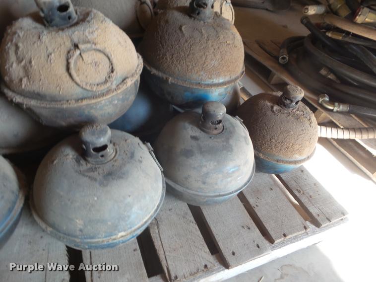 image for item BK9358 (30) kerosene pots