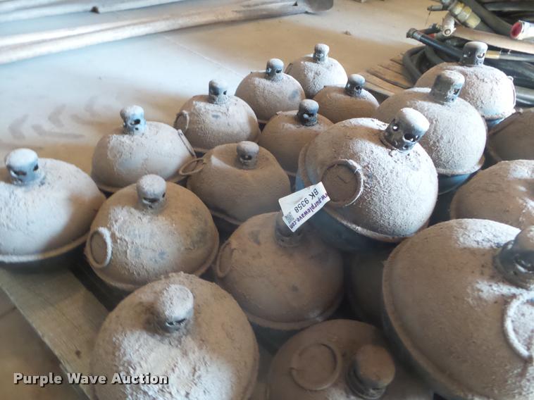 image for item BK9358 (30) kerosene pots