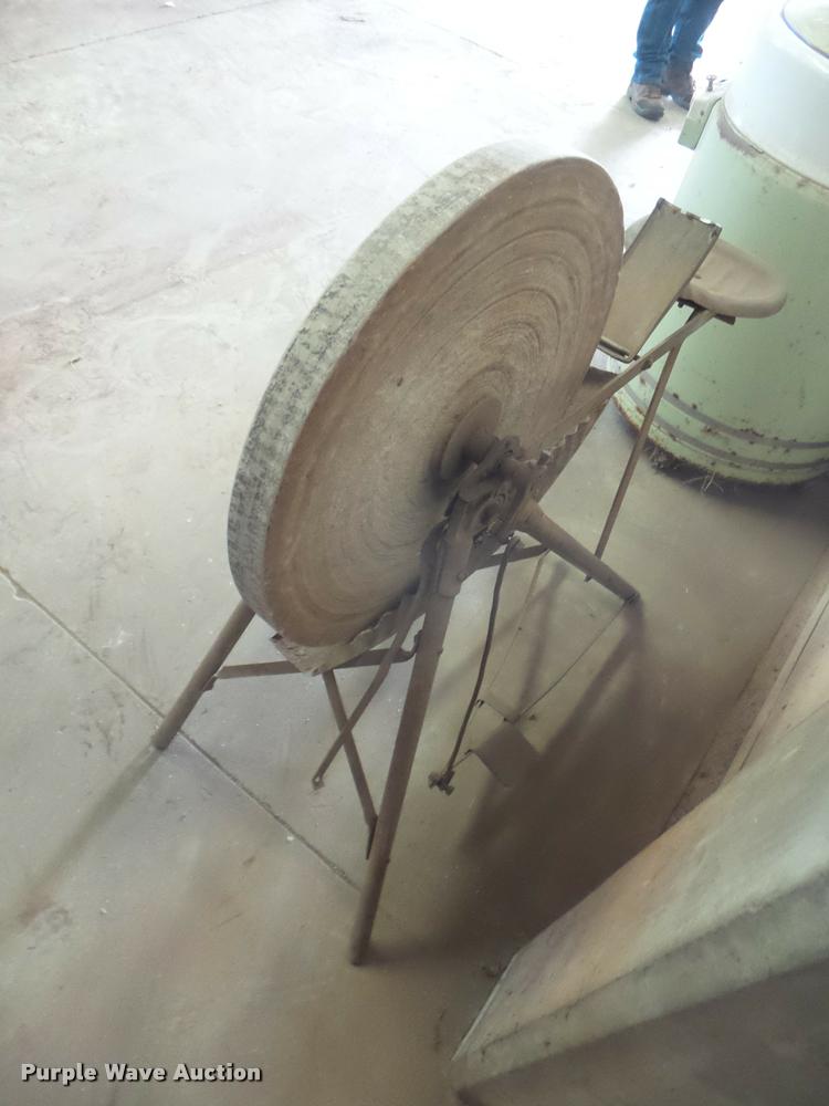 image for item BK9406 Pedestal grinding wheel