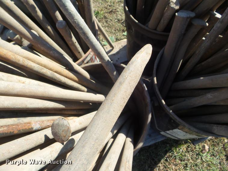 image for item BK9419 Form stakes