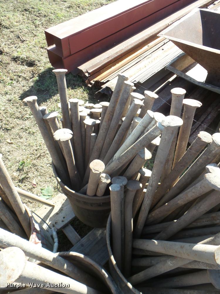 image for item BK9419 Form stakes