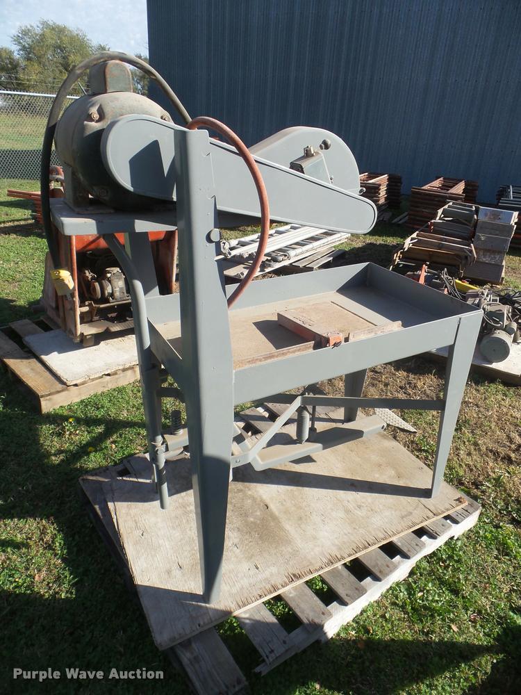 image for item BK9442 Clipper wet saw