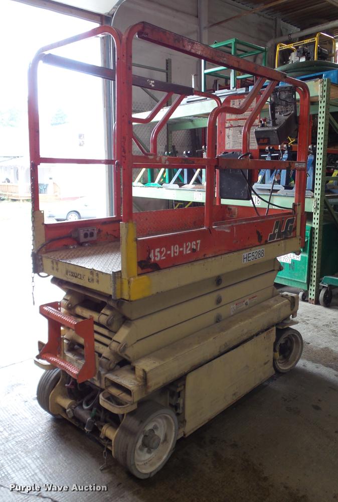 image for item BP9479 2001 JLG 1932E2 scissor lift