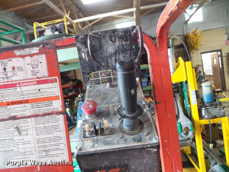 image for item BP9479 2001 JLG 1932E2 scissor lift