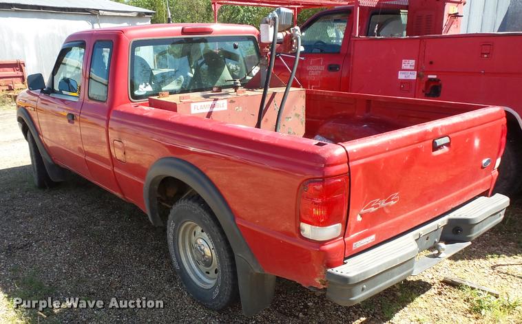 image for item BS9762 2000 Ford Ranger SuperCab pickup truck